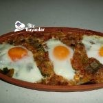 güvecte yumurtalı pırasa